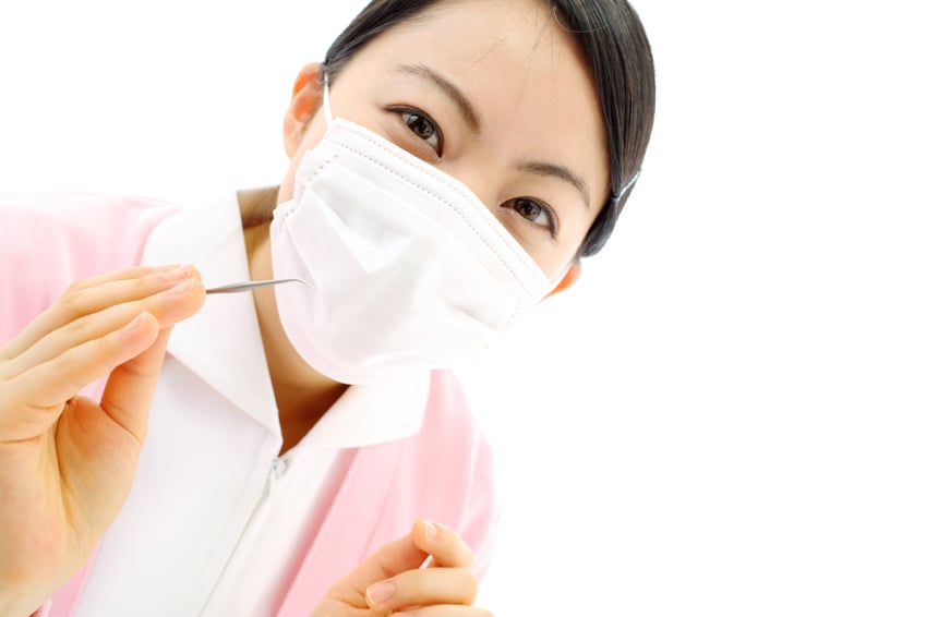 歯のクリーニング」で口臭も防げる？ | 口臭、歯肉炎の予防には薬用リステリン®